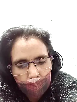 sanjana077 online show from February 17, 2026, 4:42 am