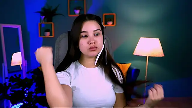 Snapshot of AnnaGarcias_ chatting on November 12, 2025, 8:59 am AnnaGarcias online show from November 12, 2025, 8:59 am