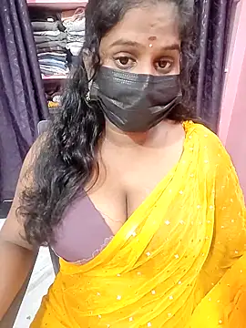 Snapshot of Keerthee_ chatting on November 10, 2025, 11:53 am Keerthee online show from November 10, 2025, 11:53 am