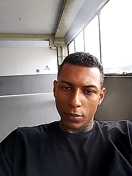 Snapshot of oPretin013 chatting on November 5, 2025, 4:07 pm oPretin013 online show from November 5, 2025, 4:07 pm