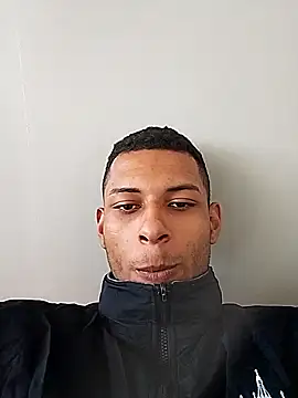 Snapshot of oPretin013 chatting on November 9, 2025, 4:16 pm oPretin013 online show from November 9, 2025, 4:16 pm