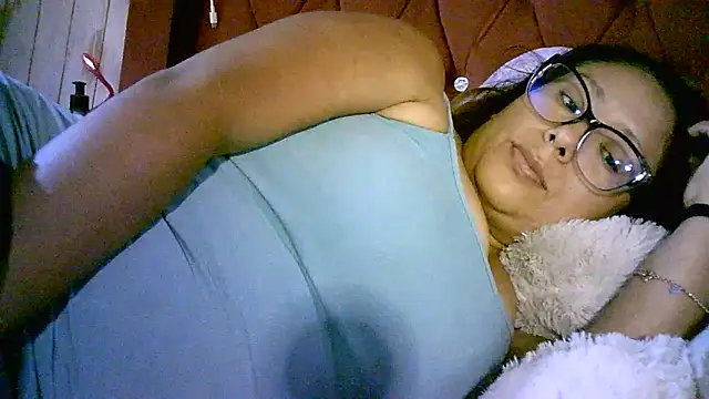 Zulreyna online show from April 7, 2026, 2:34 am