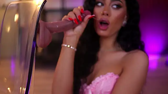 RavennaDArcy online show from February 25, 2026, 8:29 pm