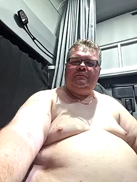 Snapshot of Grase44 chatting on November 12, 2025, 9:25 pm Grase44 online show from November 12, 2025, 9:25 pm