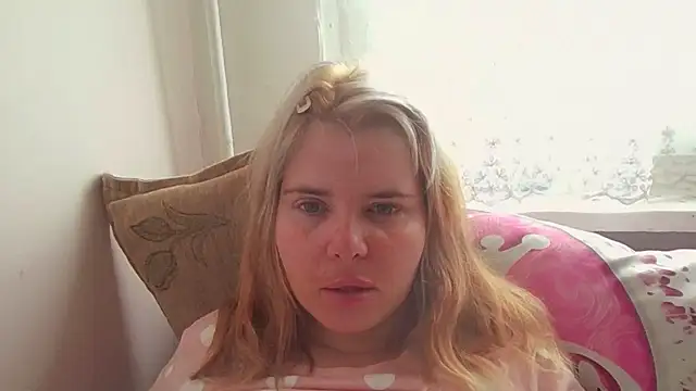 HornyElena online show from April 19, 2026, 3:00 pm