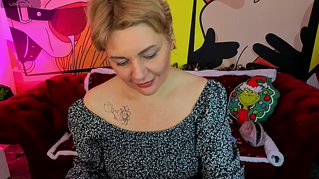 AmaraNights online show from December 13, 2025, 8:47 pm