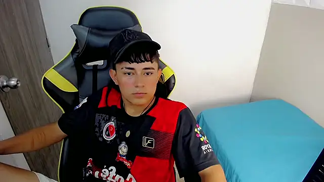 Tatann 18 online show from November 20, 2025, 8:41 pm