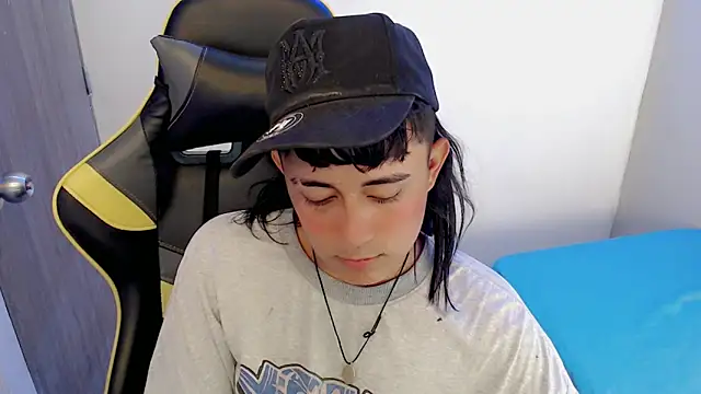 Tatann 18 online show from November 21, 2025, 8:40 pm