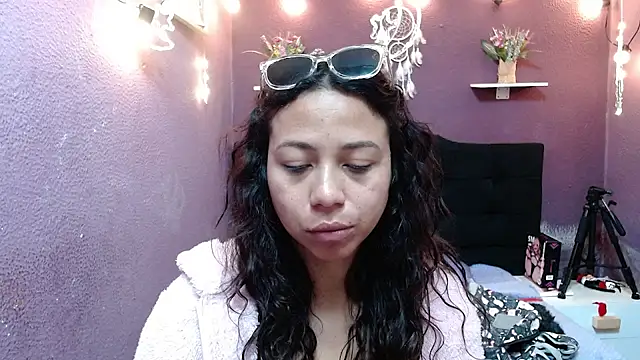 monika 256 online show from December 15, 2025, 1:48 pm