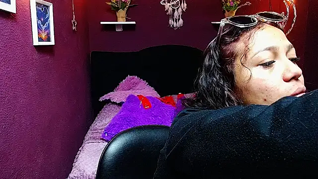 monika 256 online show from February 5, 2026, 1:16 pm