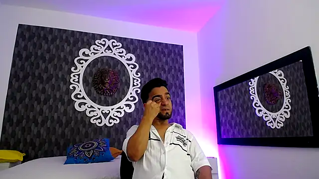 Snapshot of Dereck_Jhonsonn chatting on November 7, 2025, 8:31 pm Dereck Jhonsonn online show from November 7, 2025, 8:31 pm