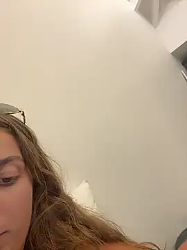 Snapshot of lounaaxangel chatting on November 7, 2025, 7:47 pm lounaaxangel online show from November 7, 2025, 7:47 pm