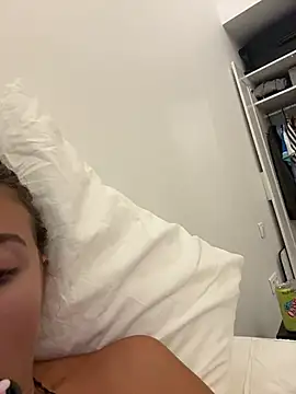 Snapshot of lounaaxangel chatting on November 13, 2025, 4:06 pm lounaaxangel online show from November 13, 2025, 4:06 pm