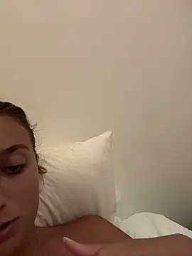 Snapshot of lounaaxangel chatting on November 14, 2025, 7:12 pm lounaaxangel online show from November 14, 2025, 7:12 pm