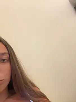 Snapshot of lounaaxangel chatting on December 14, 2025, 7:18 pm lounaaxangel online show from December 14, 2025, 7:18 pm