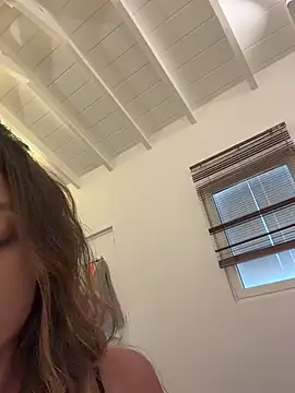 lounaaxangel online show from April 5, 2026, 7:55 pm