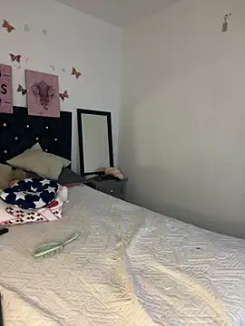 LoliitaBennett online show from July 11, 2026, 4:37 am