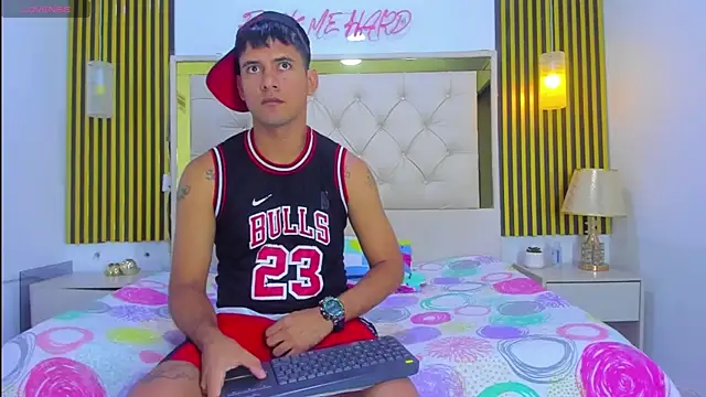 KEVIN MCKINLEY online show from November 10, 2025, 6:01 am