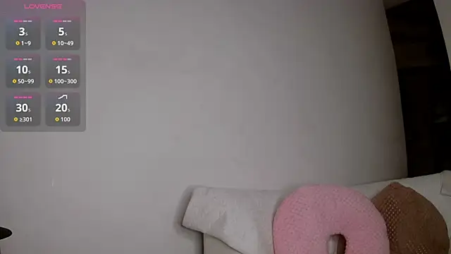 Snapshot of katherine-smill chatting on June 29, 2026, 9:48 am katherine-smill online show from June 29, 2026, 9:48 am