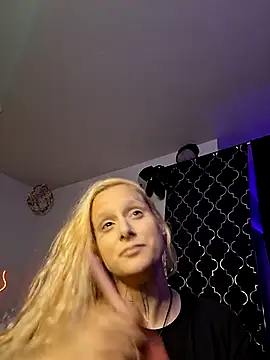 GemmaJustice1127 online show from July 14, 2026, 4:13 pm