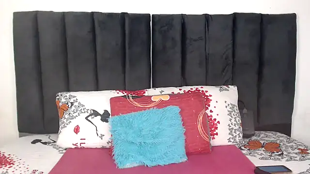 Snapshot of Miss-Berries chatting on February 17, 2026, 6:21 am Miss-Berries online show from February 17, 2026, 6:21 am