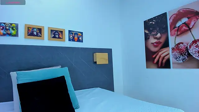 Andhrea Vale online show from April 17, 2026, 12:30 pm