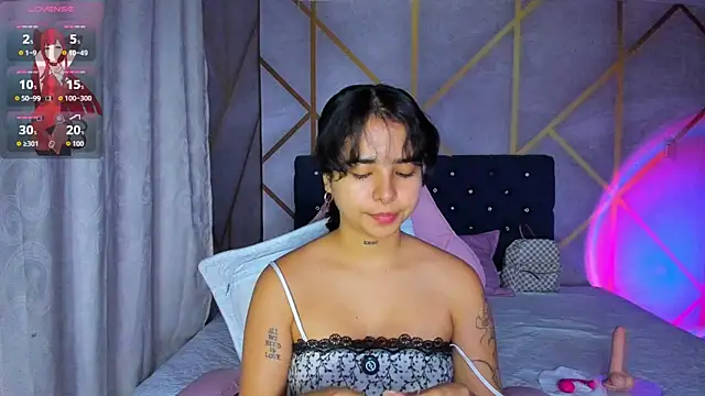 Snapshot of _vaiolet_owo chatting on February 14, 2026, 5:26 am vaiolet owo online show from February 14, 2026, 5:26 am