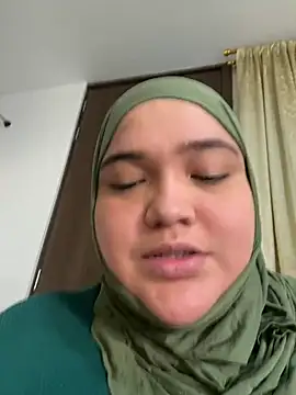 Snapshot of sweetmuslim01 chatting on July 6, 2026, 10:34 pm sweetmuslim01 online show from July 6, 2026, 10:34 pm