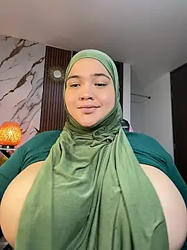 Snapshot of sweetmuslim01 chatting on July 7, 2026, 6:47 am sweetmuslim01 online show from July 7, 2026, 6:47 am
