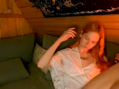 Snapshot of RedheadFairy chatting on November 11, 2025, 6:19 pm RedheadFairy online show from November 11, 2025, 6:19 pm