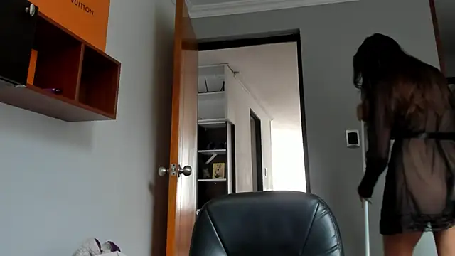 LilyGarcia online show from June 9, 2026, 5:13 pm