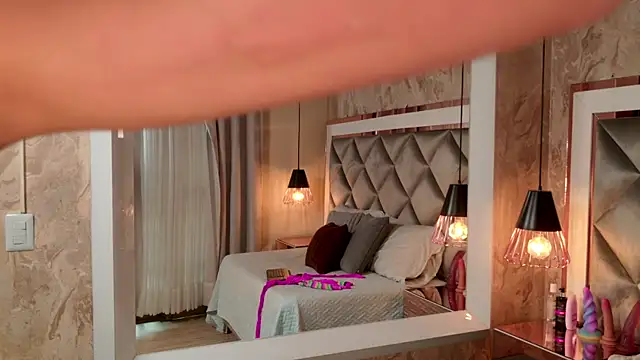 crystal gilton online show from January 11, 2026, 7:08 pm