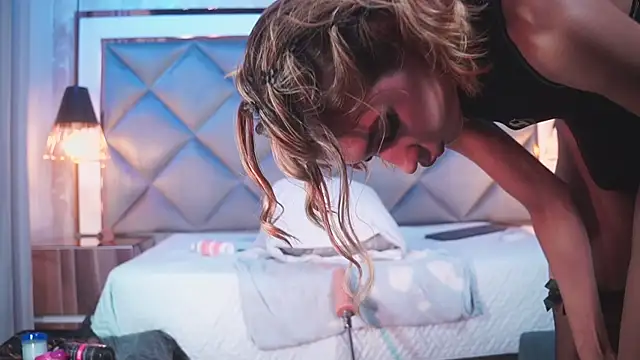 crystal gilton online show from March 30, 2026, 7:37 pm