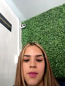 Sara  Secret online show from November 7, 2025, 5:35 pm