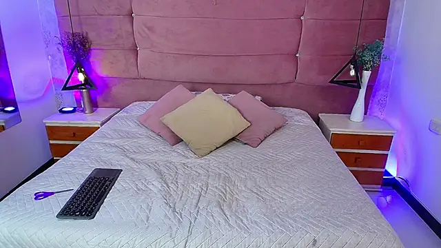 EmylyTaylor FG online show from November 20, 2025, 7:46 pm