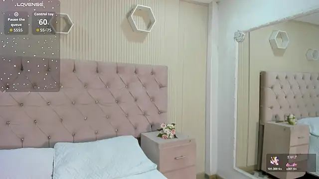 ZarinaWynne online show from June 11, 2026, 1:31 pm