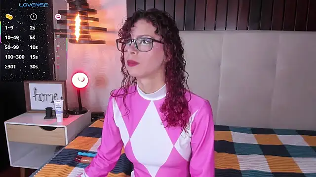 AliceMadnes online show from December 18, 2025, 2:06 am