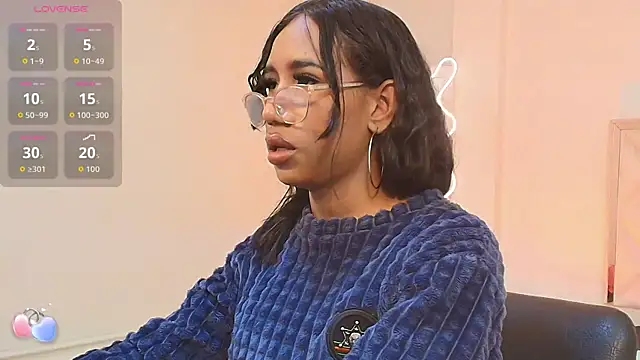 Vanessa tay1 online show from November 11, 2025, 7:25 pm