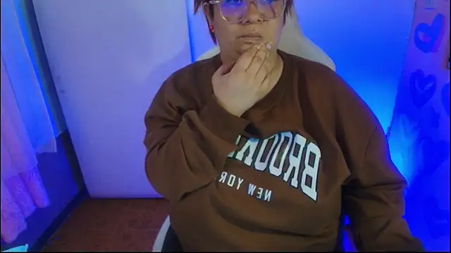 Snapshot of kattybbwbigboobs_ chatting on February 14, 2026, 10:28 pm kattybbwbigboobs online show from February 14, 2026, 10:28 pm