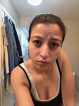 Snapshot of SaintNina chatting on November 24, 2025, 1:05 am SaintNina online show from November 24, 2025, 1:05 am