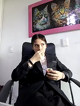 emilygrooe online show from February 26, 2026, 7:13 pm