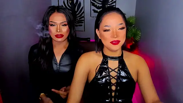 Snapshot of GwennGoddess chatting on December 2, 2025, 2:28 am GwennGoddess online show from December 2, 2025, 2:28 am