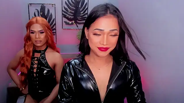 Snapshot of GwennGoddess chatting on December 3, 2025, 8:40 pm GwennGoddess online show from December 3, 2025, 8:40 pm