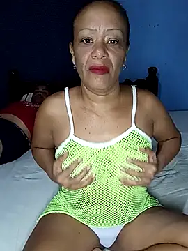 Snapshot of CUTE_V_LOVE chatting on December 2, 2025, 1:28 pm CUTE V LOVE online show from December 2, 2025, 1:28 pm