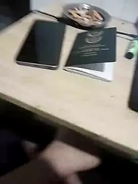 Snapshot of crucut@xh chatting on November 7, 2025, 2:28 pm crucutxh online show from November 7, 2025, 2:28 pm