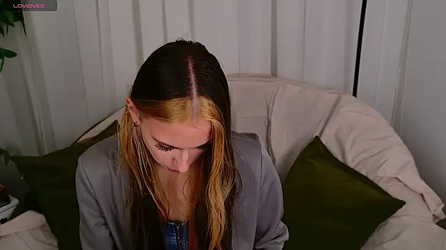 AriaBe11 online show from November 29, 2025, 7:11 am