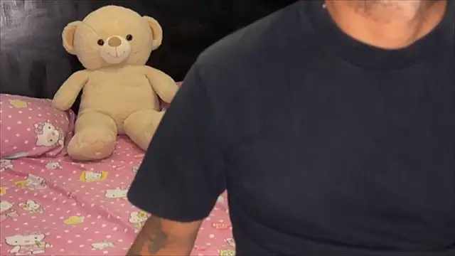 vanevip123 online show from April 6, 2026, 11:22 am