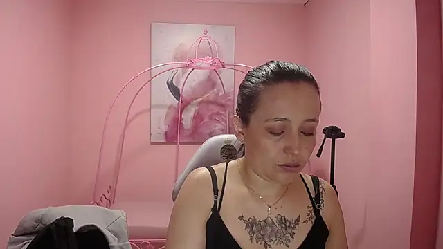 Snapshot of Hanna_90_x chatting on November 11, 2025, 1:44 pm Hanna 90 x online show from November 11, 2025, 1:44 pm