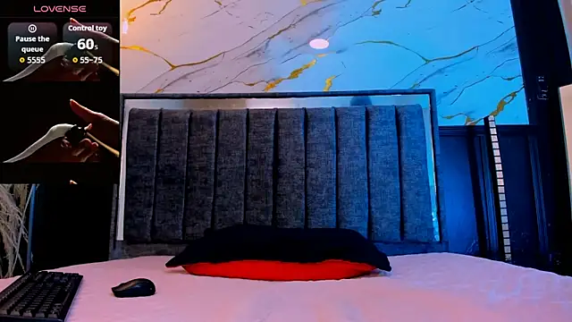 Snapshot of emma_bloom_ chatting on November 23, 2025, 1:44 pm emma bloom online show from November 23, 2025, 1:44 pm