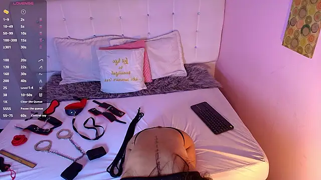 Snapshot of meredith_jones chatting on February 5, 2026, 3:00 am meredith jones online show from February 5, 2026, 3:00 am